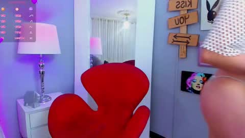 Mia  online show from 09-18-25, 12:07