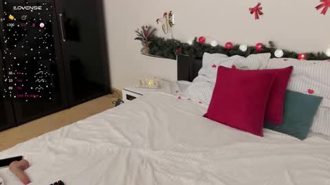 Mia online show from 12-21-25, 08:21