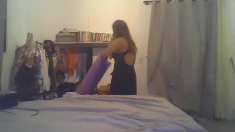 Mia online show from 03-24-26, 10:15