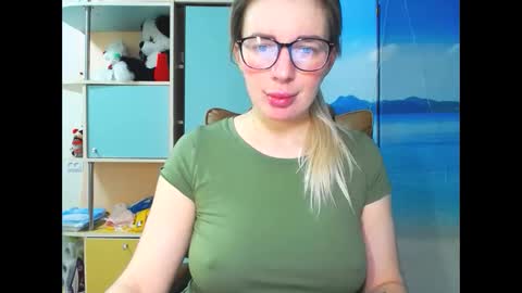 Mia. online show from 11-28-25, 11:24