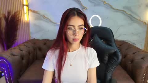 Mia online show from 09-22-25, 01:35