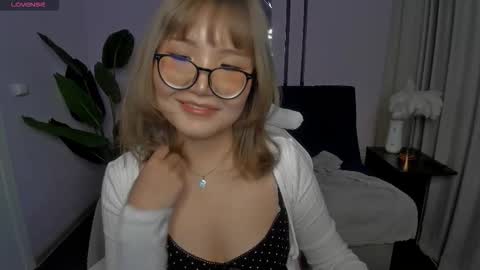 Snapshot of mia_tins chatting on 11-18-25, 02:28 Lemma online show from 11-18-25, 02:28