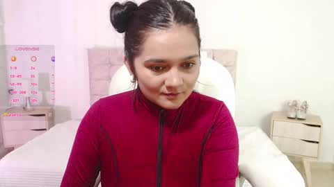 Mia  online show from 10-18-25, 12:35