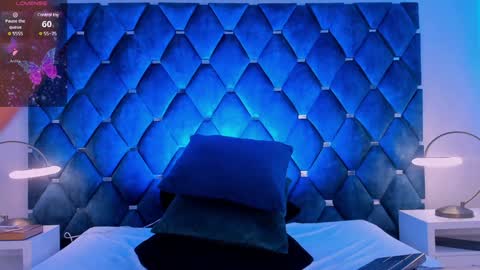 Mia Valentine online show from 12-13-24, 08:51