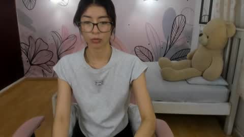 Snapshot of mia_vanucci chatting on 02-02-25, 06:04 Mia Vanucci online show from 02-02-25, 06:04