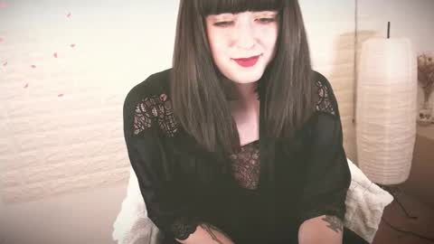 mia_wallase online show from 09-09-25, 09:20