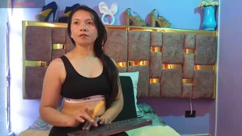 mia_wetts online show from 10-06-25, 07:44