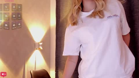 Mia White  online show from 11-01-25, 12:51