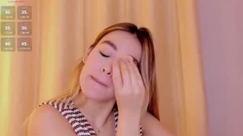 Snapshot of mia_white11 chatting on 02-16-26, 01:07 Mia White online show from 02-16-26, 01:07