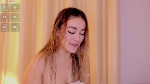 Snapshot of mia_white11 chatting on 02-21-26, 01:01 Mia White online show from 02-21-26, 01:01