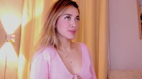 Snapshot of mia_white11 chatting on 03-10-26, 02:00 Mia White online show from 03-10-26, 02:00