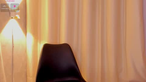 Snapshot of mia_white11 chatting on 03-19-26, 01:15 Mia White online show from 03-19-26, 01:15