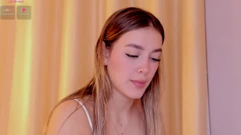 Snapshot of mia_white11 chatting on 04-01-26, 01:23 Mia White online show from 04-01-26, 01:23