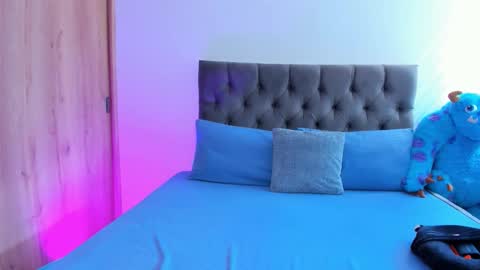    online show from 11-04-25, 02:49