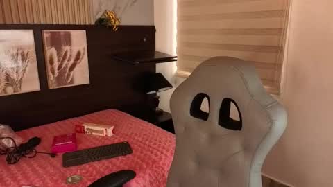 miaa_as_ online show from 10-10-25, 02:16