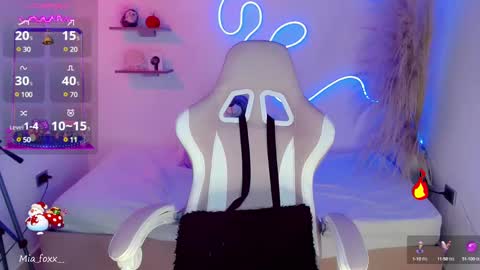 Mia online show from 12-24-24, 02:10