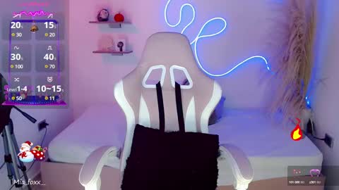 Mia online show from 12-29-24, 09:09