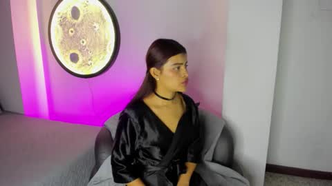 Mia online show from 09-28-25, 11:37