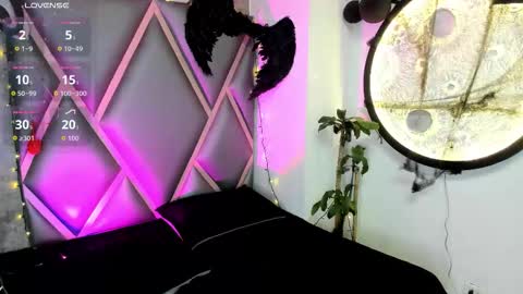 Mia online show from 10-29-25, 11:56