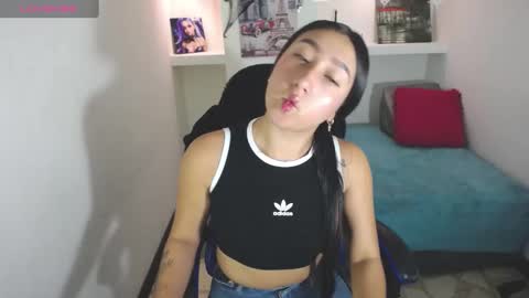 Snapshot of miaa_scott chatting on 11-04-25, 12:48 online show from 11-04-25, 12:48