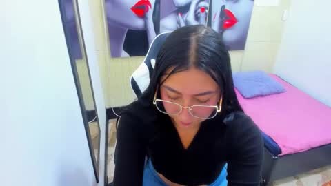 Snapshot of miaa_scott chatting on 11-11-25, 03:12 online show from 11-11-25, 03:12