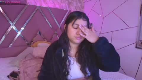 miaa_smiith1 online show from 12-19-24, 11:29