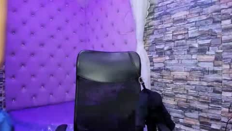 Snapshot of miaa_thopmson chatting on 10-21-25, 04:08 Miaa online show from 10-21-25, 04:08