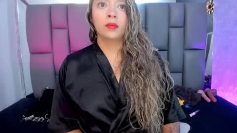 Mia online show from 03-03-25, 12:05