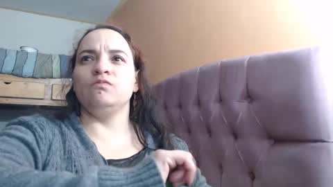 Snapshot of miaabrownn chatting on 01-05-25, 11:44 MIA online show from 01-05-25, 11:44