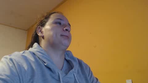 Snapshot of miaabrownn chatting on 02-19-25, 11:57 MIA online show from 02-19-25, 11:57