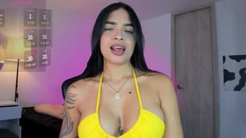 Mia online show from 09-27-25, 06:57