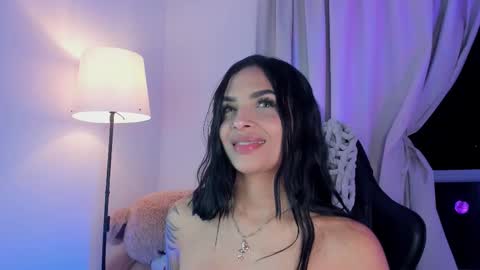 Mia online show from 11-12-25, 04:57