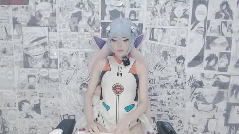 Mia online show from 09-27-25, 04:17