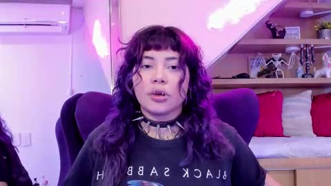 Mia online show from 11-08-25, 03:50