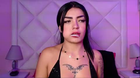 Snapshot of miaasmiith_ chatting on 11-22-25, 02:05 Alexandra online show from 11-22-25, 02:05