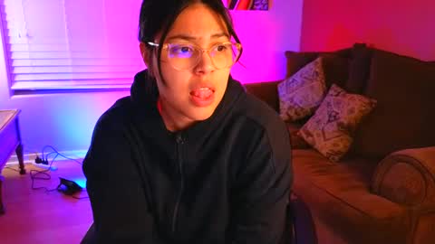 Mia online show from 12-02-24, 02:20