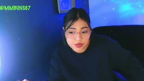 Mia online show from 09-19-25, 11:49