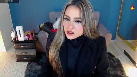 Snapshot of miacarperrlux chatting on 03-09-25, 01:04 MiaCarper online show from 03-09-25, 01:04