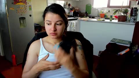Mia online show from 10-04-25, 06:50