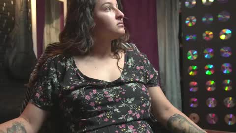 Snapshot of miadimota chatting on 10-25-25, 02:30 Mia online show from 10-25-25, 02:30