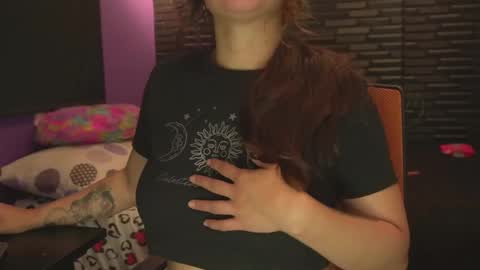 Snapshot of miadimota chatting on 11-08-25, 04:56 Mia online show from 11-08-25, 04:56