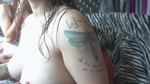 Mia online show from 01-18-26, 04:22