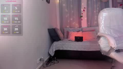 Mia online show from 11-19-25, 11:16