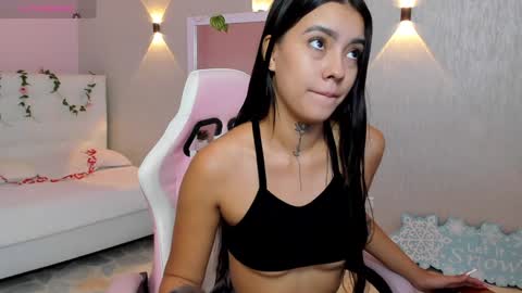 Mia Gomez online show from 01-08-25, 01:41