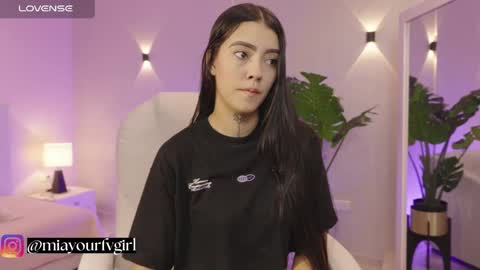 Mia Gomez online show from 10-17-25, 01:03