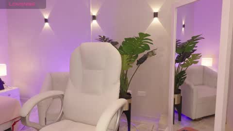 Mia Gomez online show from 10-21-25, 12:28