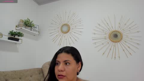 Miah Collins online show from 01-16-25, 06:27