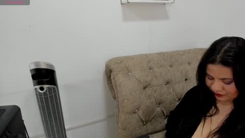 Miah Collins online show from 01-18-25, 11:54