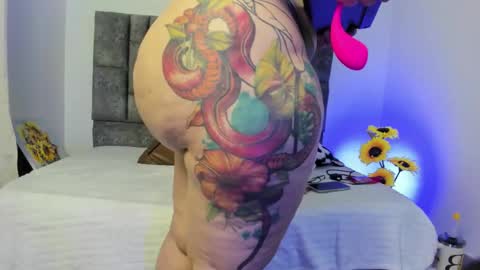 miah new independent model acount online show from 10-23-25, 05:29