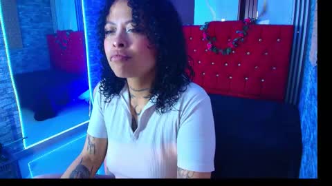 MIA VELEZ online show from 11-18-25, 03:23